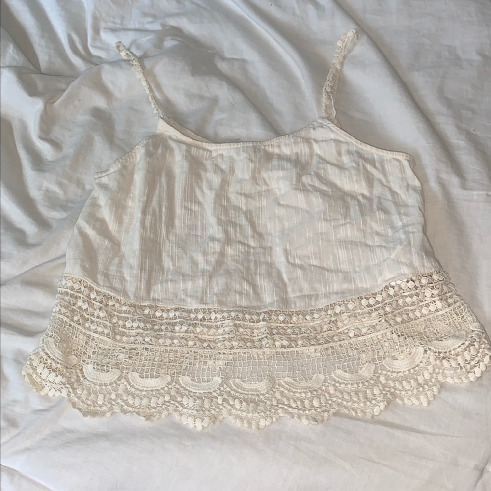 🔥🔥Crochet looking cut out tank top